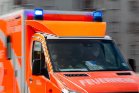 Die Feuerwehr konnte den Brand, der sich auf das Nebengebäude des Krankenhauses beschränkte, löschen. 