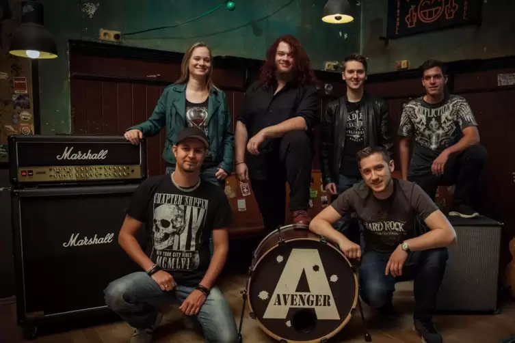 Die Band Avenger markiert den Abschluss des fünfstündigen Konzerts am Samstag in der Konzertmuschel in Dahn. 