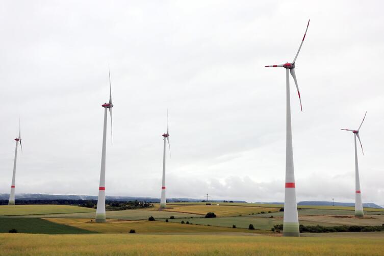 Die Regierung setzt auf den Ausbau von Windkraft.