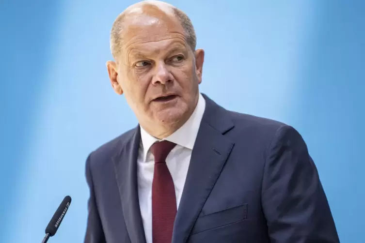  Bundeskanzler Olaf Scholz (SPD) gibt nach einer auswärtigen Kabinettssitzung der Landesregierung Mecklenburg-Vorpommern eine Pr