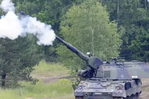 in der Ukraine angekommen: die Panzerhaubitze 2000. 