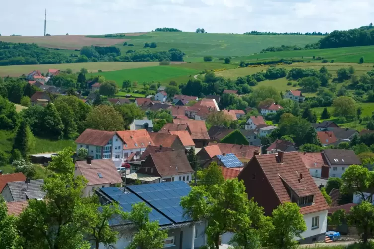Ortsansicht der Gemeinde Henschtal. 