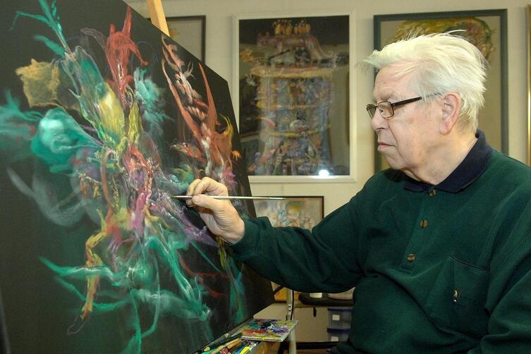 Der Maler kurz nach seinem 80. Geburtstag im Atelier.