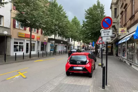 Nicht alle Autofahrer halten sich an das Parkverbot in der Fruchtmarktstraße.