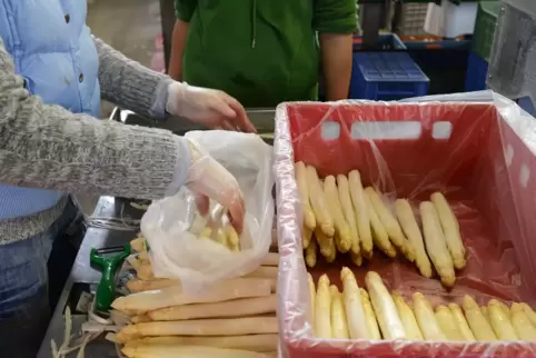 In den Hofläden hätte mehr los sein können, sagen Spargelbauern aus der Vorderpfalz. 