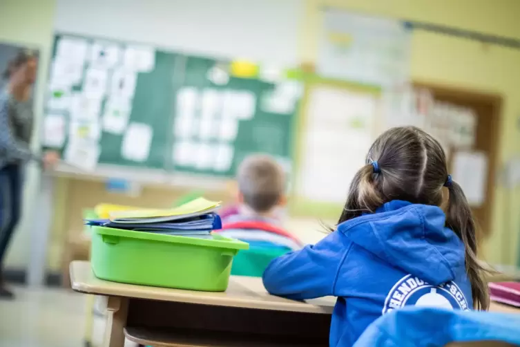 In Grundschulen werden bis 2030 voraussichtlich 65.000 zusätzliche Fachkräfte gebraucht.
