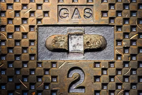 Straßendeckel einer Gasleitung.