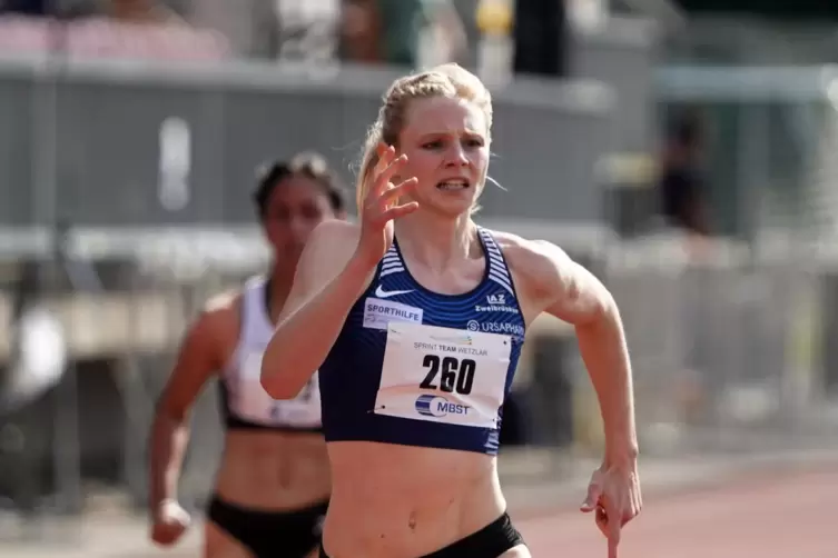 Sina Mayer startet in Berlin &uuml;ber 100 Meter. 