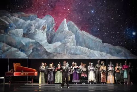 „Neo Dome I“ statt „I-Dome-Neo“: der Chor des Nationaltheaters in Ariel Efraim Ashbels Performance in Schwetzingen.