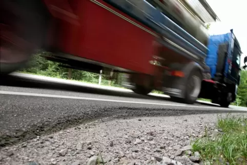 Schadstellen auf der Bienwald B9 werden kommendes Wochenende behoben. 