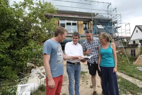 Die Akteure (von links): Klimaschutzmanager Bernd Fuss, Organisator Ronald Meyer, Sebastian Bauer-Bahrdt und Lena Bauer. 