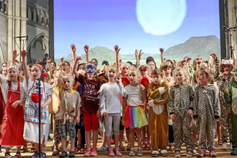 130 Kinder führten beim zehnten Landeskinderchortag in der Gedächtniskirche das Musical „,Jetzt reicht's’, sprach Gott“ auf.