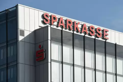 Turnusgemäßer Wechsel bei der Sparkasse Vorderpfalz: Clemens Körner, Landrat des Rhein-Pfalz-Kreises, wird ab 1. Juli den Vorsit