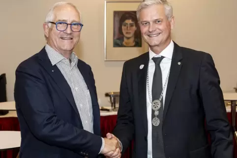 Wechsel im Präsidentenamt: Andreas Kreimeyer (links) übergibt an Bernd Helmig.