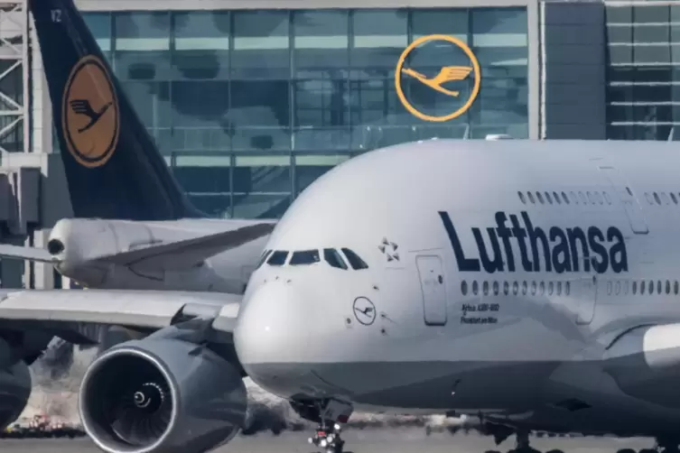 Am kommendem Jahr will Lufthansa die stillgelegten Großflugzeuge des Typs Airbus A380 wieder einsetzen. 