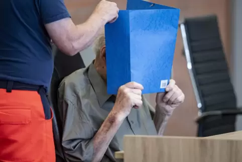 Der hochbetagte Angeklagte konnte täglich nur etwa zweieinhalb Stunden an dem Prozess teilnehmen.