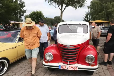 Die ersten Treffen der Oldtimerfreunde gab es auf dem Gelände des Adamshofs. 