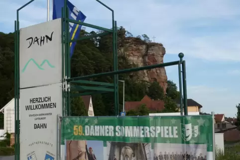 Soll erneuert werden: das Begrüßungsportal von Dahn an beiden Stadteingängen. 