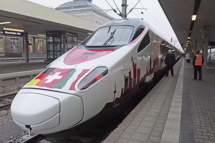 Seit Ende 2017 gibt es einen durchgehenden Zug von Mannheim (Foto) nach Mailand. Eingesetzt werden hier Triebz&uuml;ge eines Fahrzeug