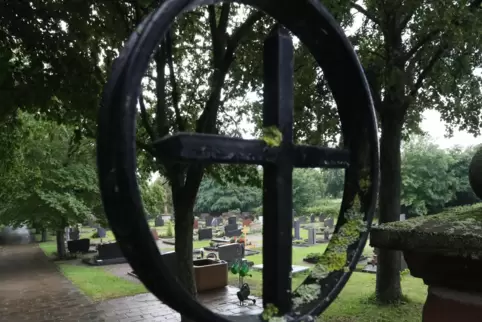 Neben anderen Projekten wird auch die Sanierung des Göcklinger Friedhofs vom Land gefördert. 