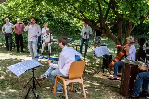 Bei der Einweihung der Schule vor wenigen Wochen begrüßten die Lehrer die Gäste mit Musik. Am Tag der Vereine dürfen hingegen di