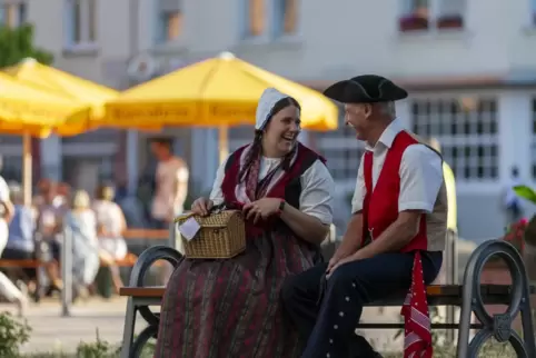 Auch die Trachtengruppe Billigheim-Ingenheim tummelte sich schon auf der Hellen Nacht. 