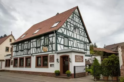 Das Hotel-Restaurant Kölbl liegt mitten in Enkenbach.