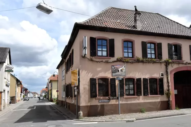 Ein Investor möchte die ehemalige Gaststätte „Lamm“ in Friedelsheim umbauen. 