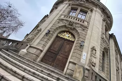 Der Prozessauftakt gegen einen Herxheimer wegen Brandstiftung ist auf Montag verschoben worden. 