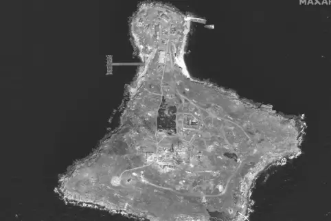 Strategisch und symbolisch wichtig: Dieses Satellitenbild von Maxar Technologies zeigt einen Überblick über die Schlangeninsel i