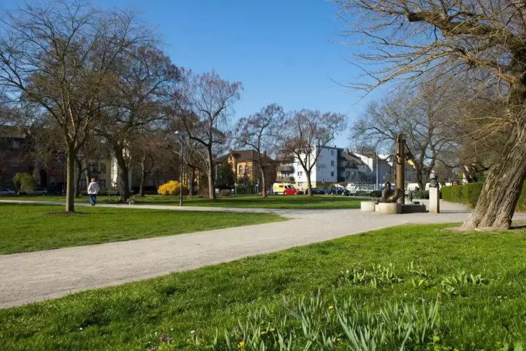 Blick auf den Zedtwitzpark in Mundenheim, dessen Platz neu gestaltet werden soll.