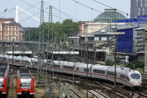 Der Mannheimer Hauptbahnhof wird derzeit von mindestens sechs ICE pro Stunde bedient. 