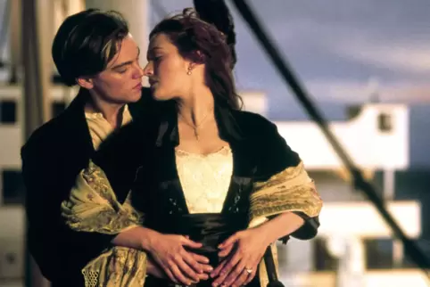 Küss mich, bevor wir untergehen. Leonardo DiCaprio und Kate Winslet haben als Paar auf der Titanic für Tränenkaskaden beim Kinop