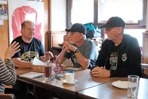 Ewald Preiml, Uwe Maas und Günter Österreicher (von links) erzählten von ihrer Biker-Vereinigung. 