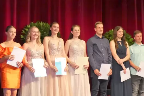 Feierlich entlassen wurden am Freitag die 36 Absolventen der Dahner Fachoberschule. 