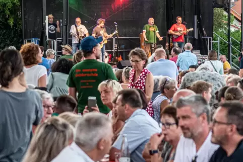 Die Anonyme Giddarischde begeisterten rund 1000 Gäste bei ihrem Konzert.