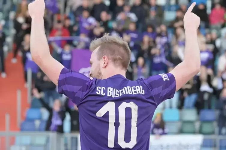 Auch im Kreispokalfinale im Pirmasenser Framas-Stadion war Felix Burkhard der Matchwinner des SC Busenberg.