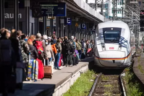 Die Züge der Deutschen Bahn sind derzeit stark gefragt. Das sorgt für einige Probleme, aber die Lage ist immerhin deutlich besse