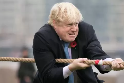 So verbissen wie hier beim Tauziehen im Jahr 2015 kämpfte Boris Johnson zuletzt um sein Amt.