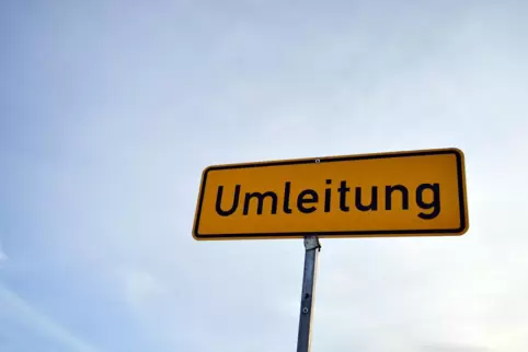 Umleitungen für die Straßensperrungen sind ausgeschildert. 