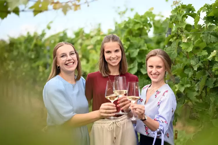  Die Kandidatinnen (von links): Lea Lechner, Lea Baßler und Sandra Eder.