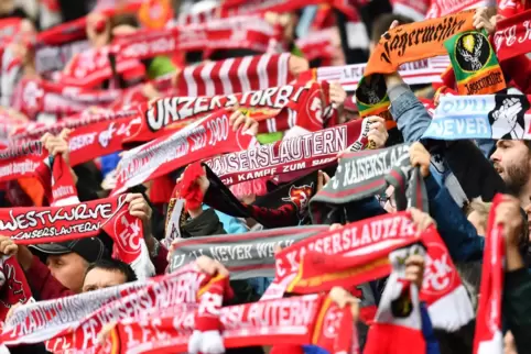 FCK-Fans können in dieser Saison erstmals alle gängingen Zahlungssysteme nutzen, um sich an den Kiosken mit Essen und Getränken 