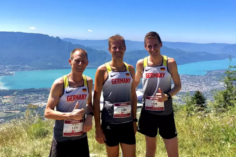 Zweiter hinter Frankreich wurde das deutsche Team mit Marcel Job, Florian Schlindwein und Lennart Nies (von links).