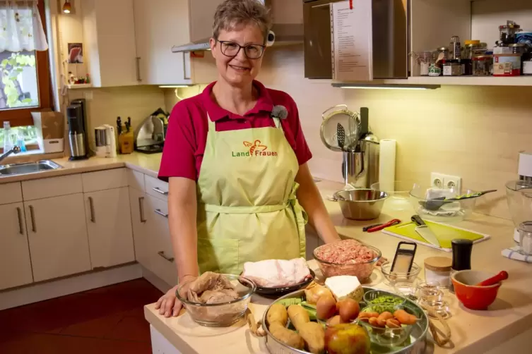 Ulrike Meisel kocht einen Klassiker der Pfälzer Küche für uns. 