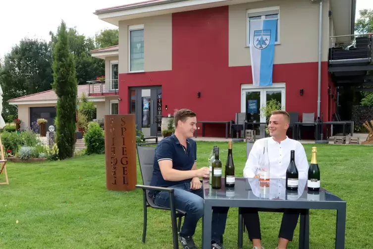 Die nächste Generation: Maximilian (links) und Leonard Spiegel werden das Weingut übernehmen. 
