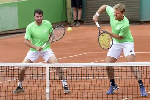 Kevin Krawietz (rechts) an der Seite von Pedro Martinez.