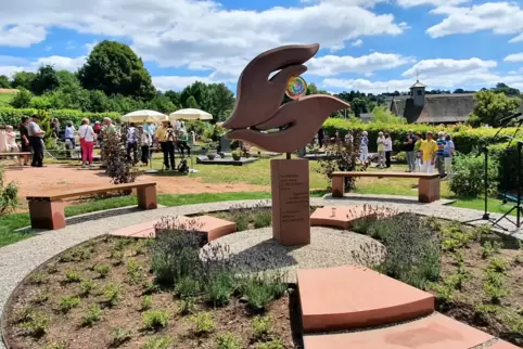 Eine Gedenk- und Begräbnisstätte für Sternenkinder gibt es nun auf dem Friedhof auf Maria Rosenberg. Damit startet auch das Proj