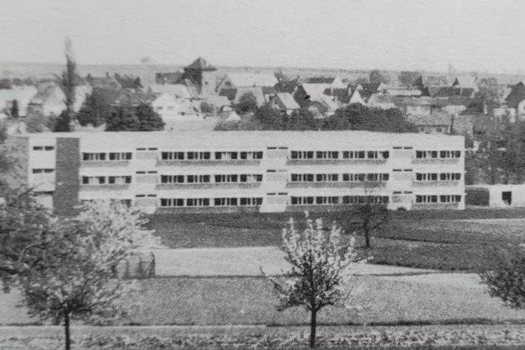 Die Klingbachschule im Jahr 1970. 