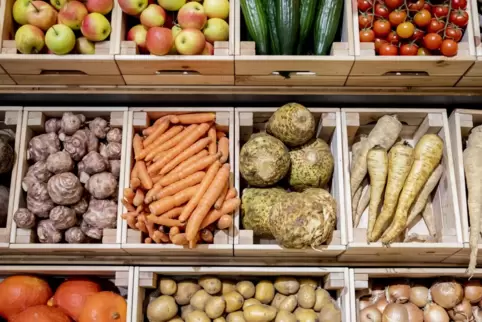 Eine Ernährung mit viel Gemüse und Obst gilt als gesundheitsfördernd und klimaschonend. 