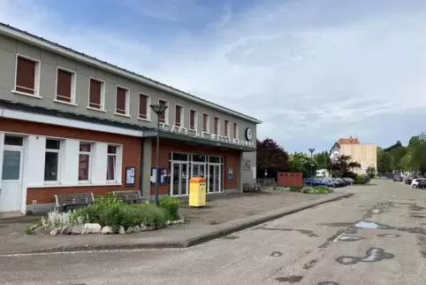 Die Anschlüsse vom Zug auf den Bus in Richtung Dahn funktionieren nicht immer am Weißenburger Bahnhof. 